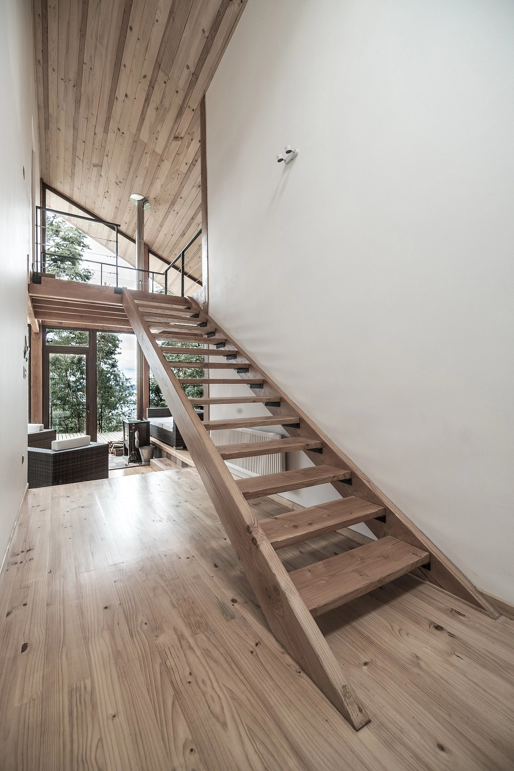 installation of Rupanco Lakel by Metrum Project