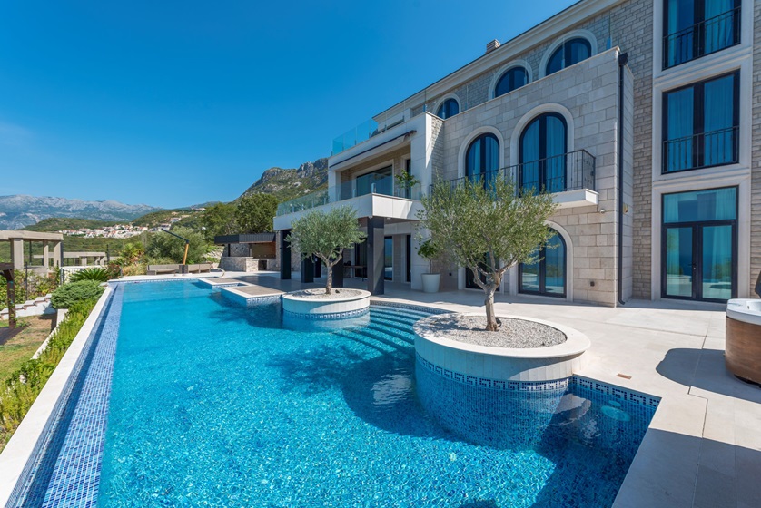 installation of Villa Tudor by Metrum Project