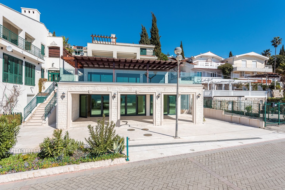 installation of Villa Savina by Metrum Project