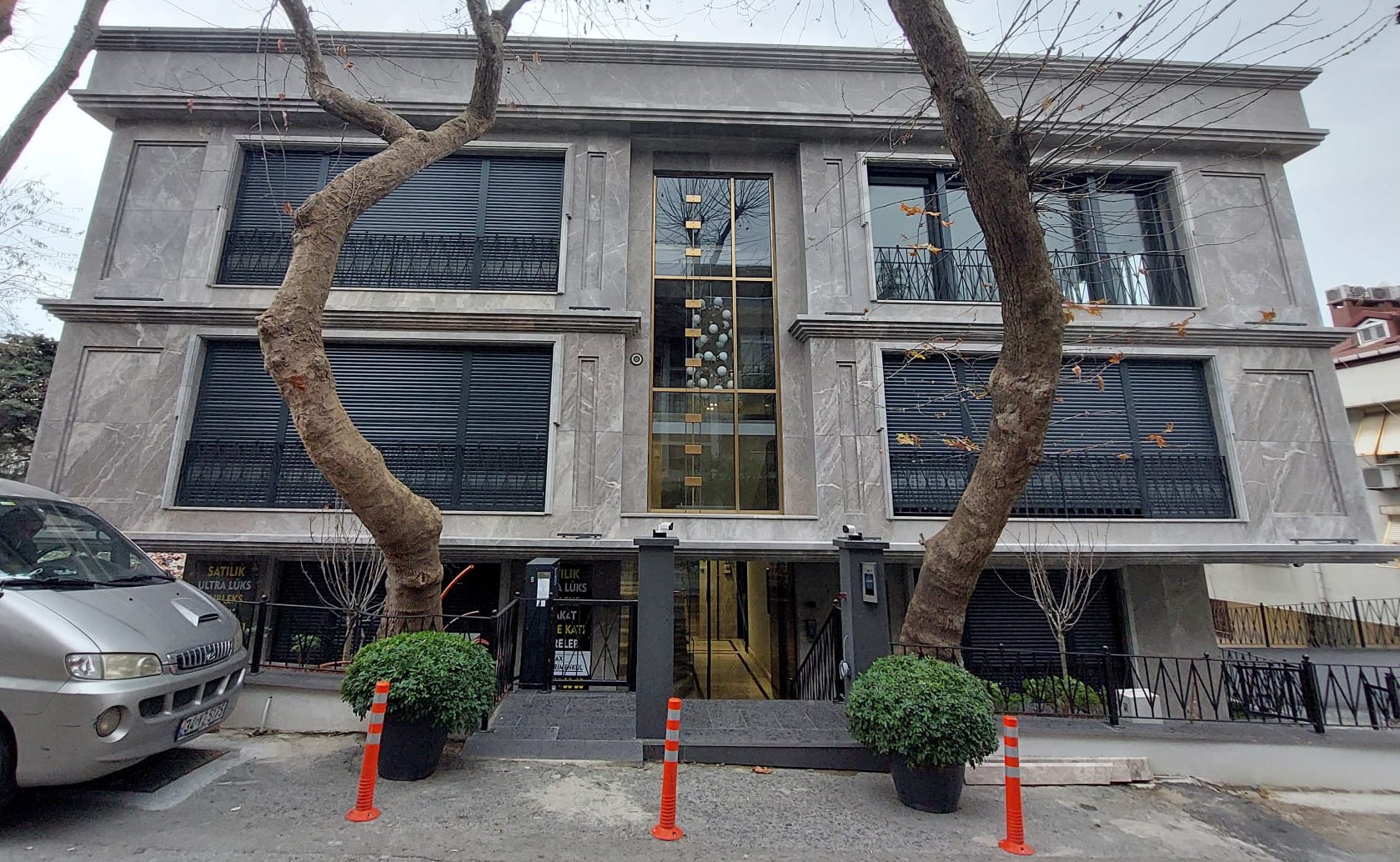 installation of Titanium Coating Curtain Wall by Metrum Project