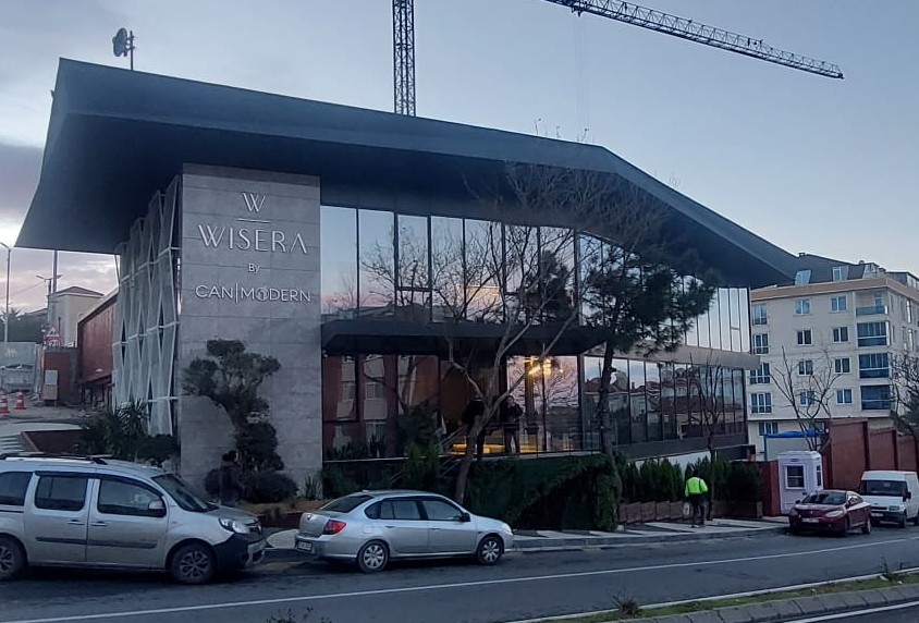 installation of Can Modern Building by Metrum Project