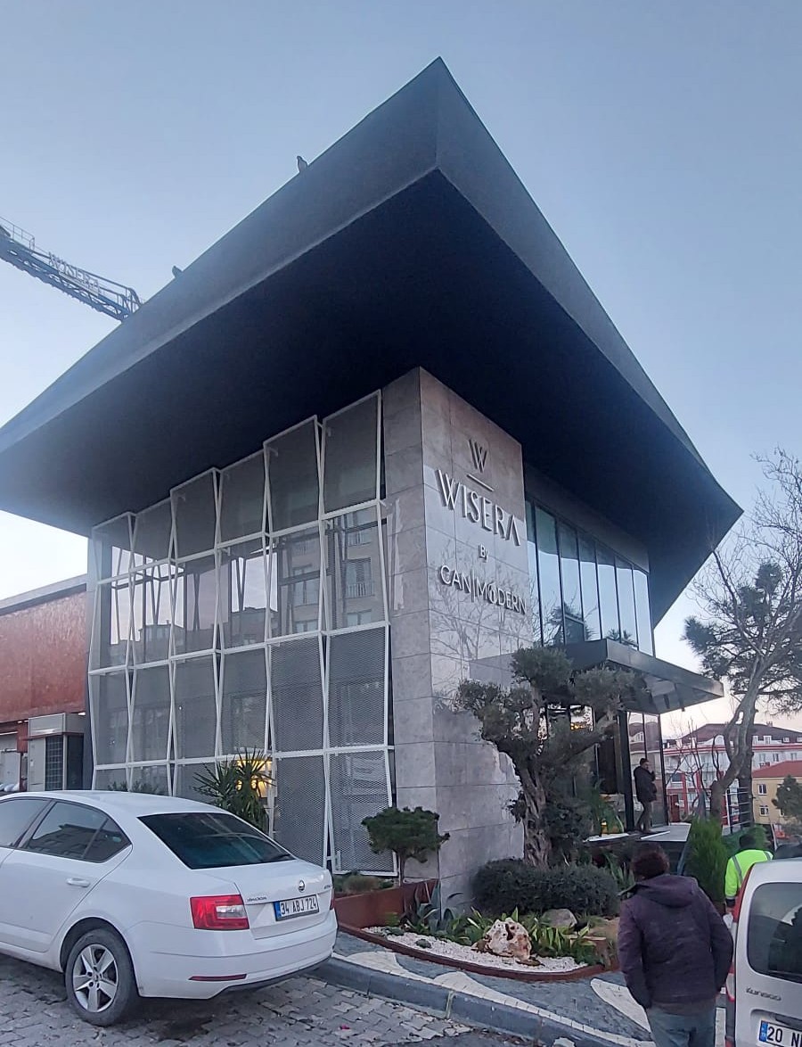 installation of Can Modern Building by Metrum Project