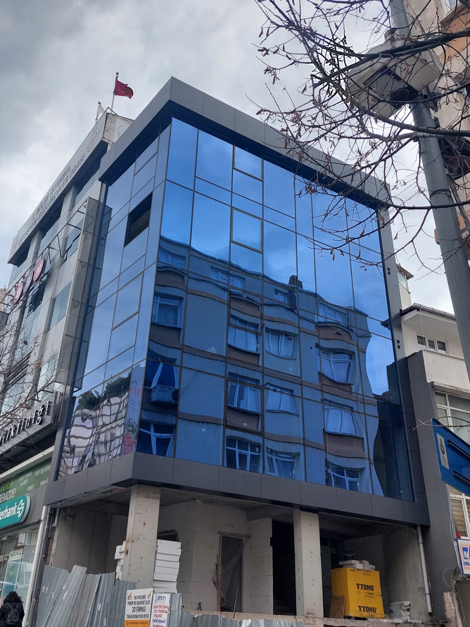 installation of Uskudar Business Center by Metrum Project